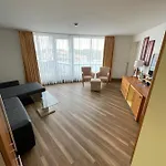 Otel Hotel Benserhof Garni Am Hafen 3*