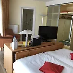 Benserhof Garni Am Hafen ホテル