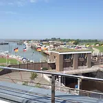 Benserhof Garni Am Hafen 3*