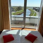 ホテル Benserhof Garni Am Hafen ベンサージール