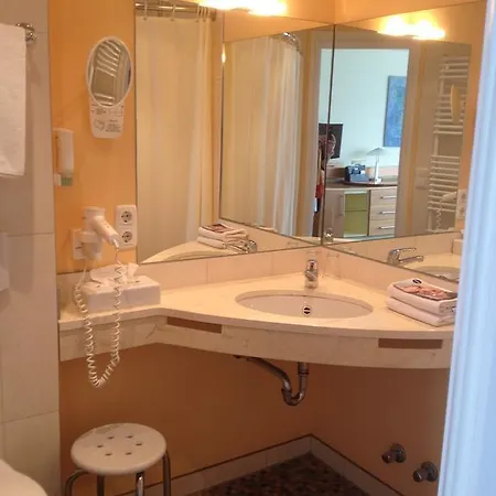 Hotel Benserhof Garni Am Hafen Bensersiel