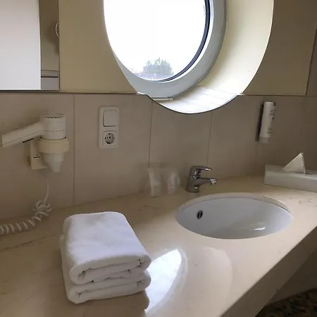 Benserhof Garni Am Hafen Hotel