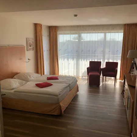 Hotel Benserhof Garni Am Hafen Otel