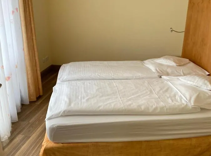 酒店 Nordseehotel Benser Hof Garni Am Hafen 贝塞尔