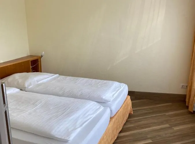 Hotel Hotel Benserhof Garni Am Hafen 3*