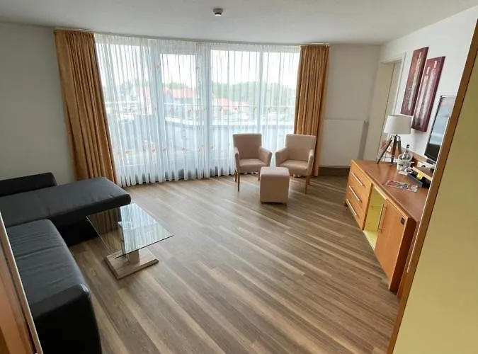 Hotel Hotel Benserhof Garni Am Hafen 3*
