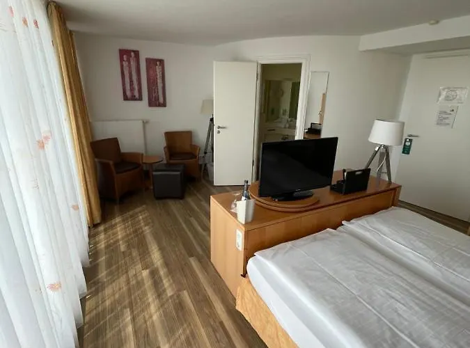 Hotel Benserhof Garni Am Hafen